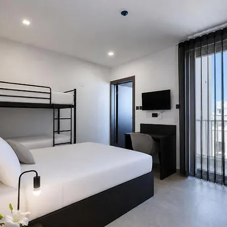 Urban 19 Residences Urban Escape Inn *